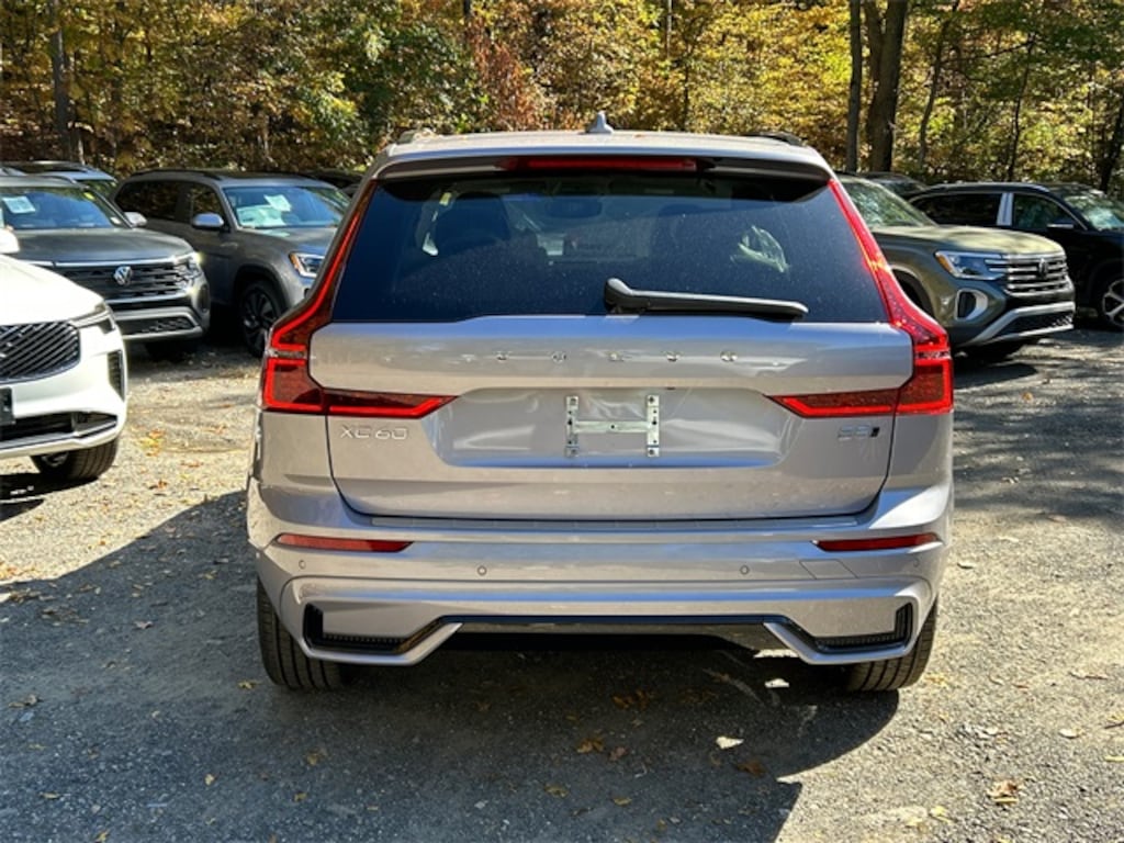 New 2026 Volvo XC60 B5 Plus SUV