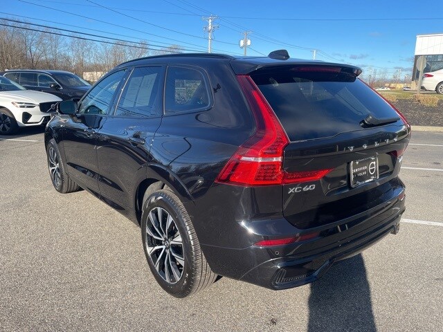 2025 Volvo XC60 B5 Core photo 2