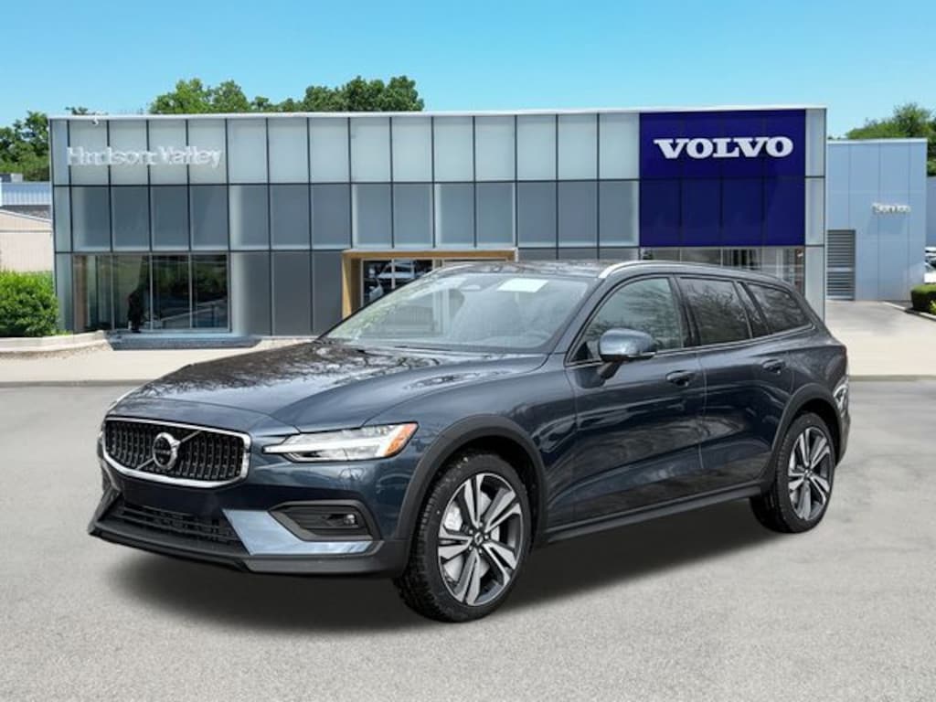 New 2026 Volvo V60 Cross Country B5 Plus Wagon