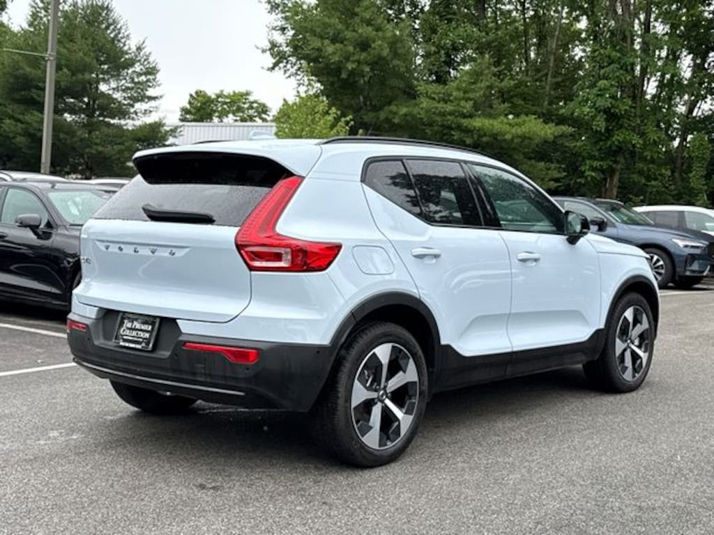 Certified 2026 Volvo XC40 B5 Plus SUV