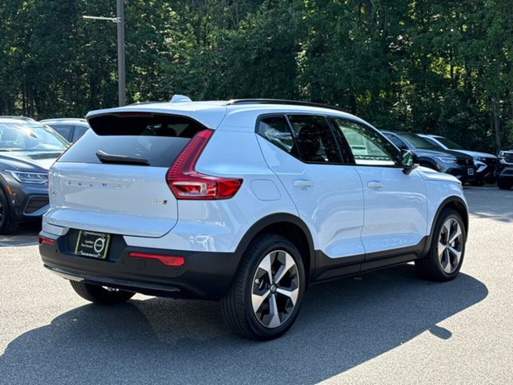 Used 2026 Volvo XC40 B5 Plus SUV