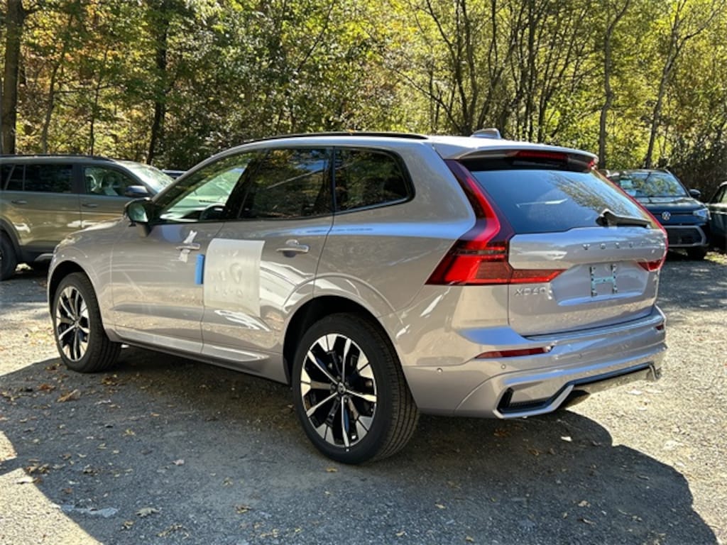 New 2026 Volvo XC60 B5 Plus SUV