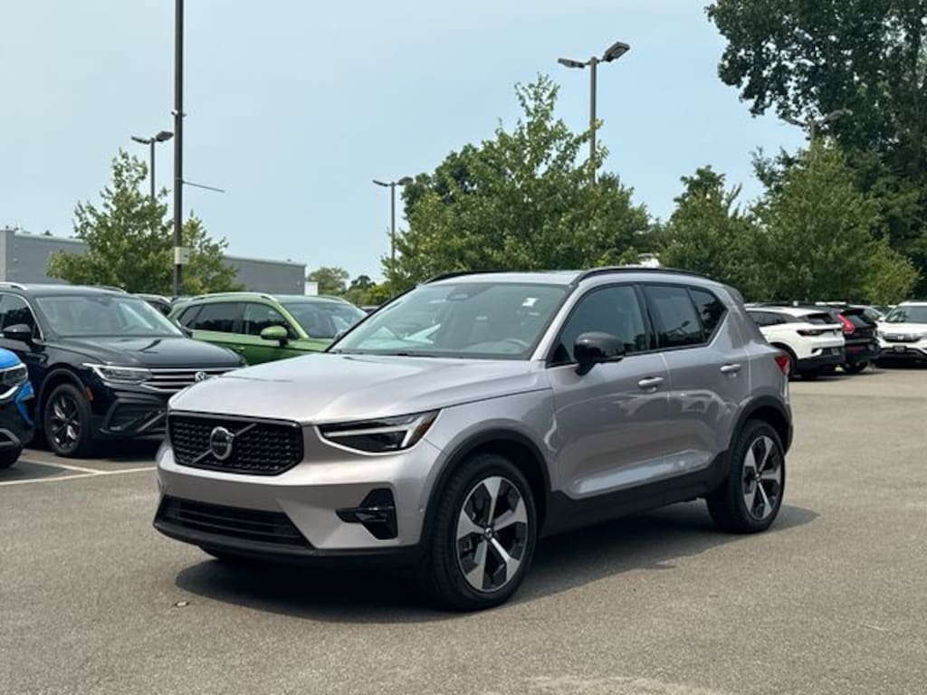 Certified 2026 Volvo XC40 B5 Plus SUV
