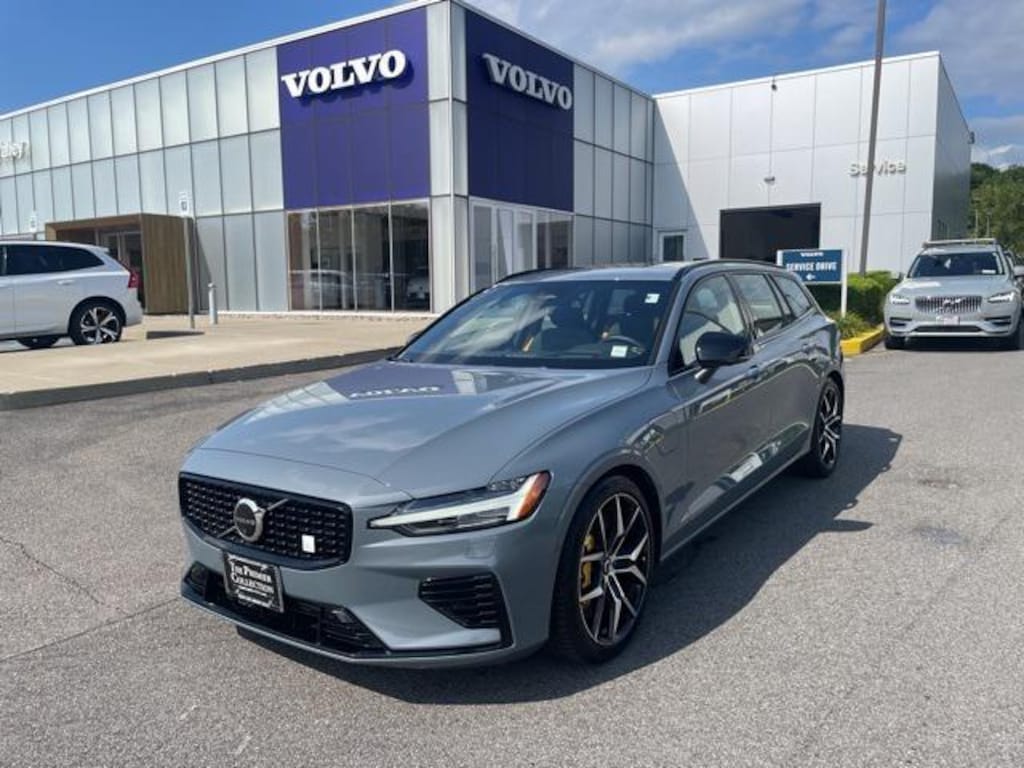 Certified 2024 Volvo V60 plug-in hybrid T8 Polestar Engineered Wagon