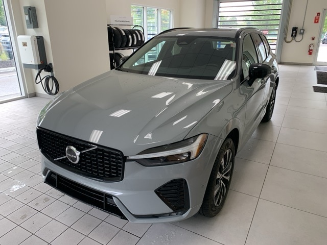 2024 Volvo XC60 Plus's photo