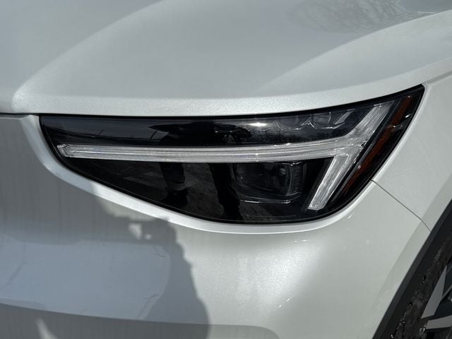 2026 Volvo XC40 Plus - Photo 7
