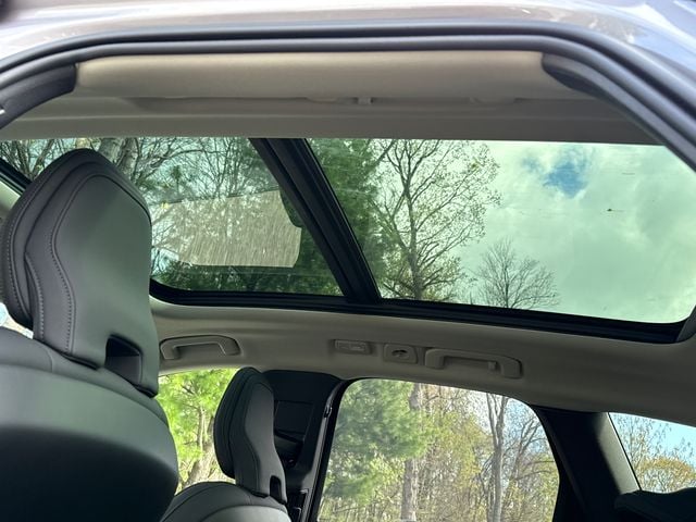 2026 Volvo XC60 Plus - Photo 26