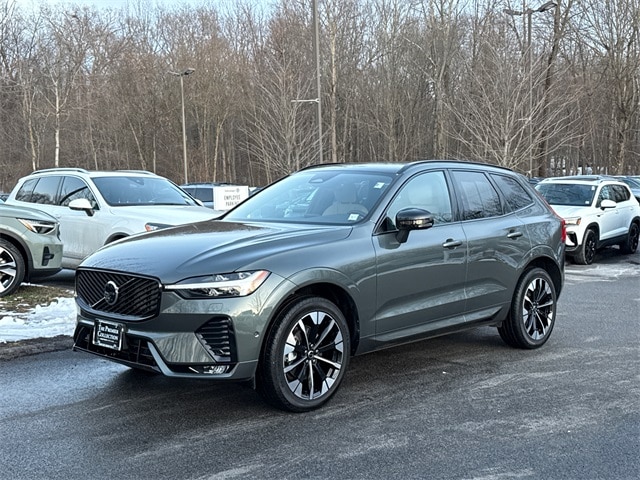 2026 Volvo XC60 Plus's photo