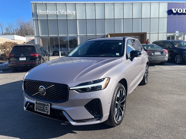 2026 Volvo XC60 Plus's photo