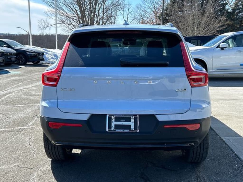 New 2026 Volvo XC40 B5 Plus SUV