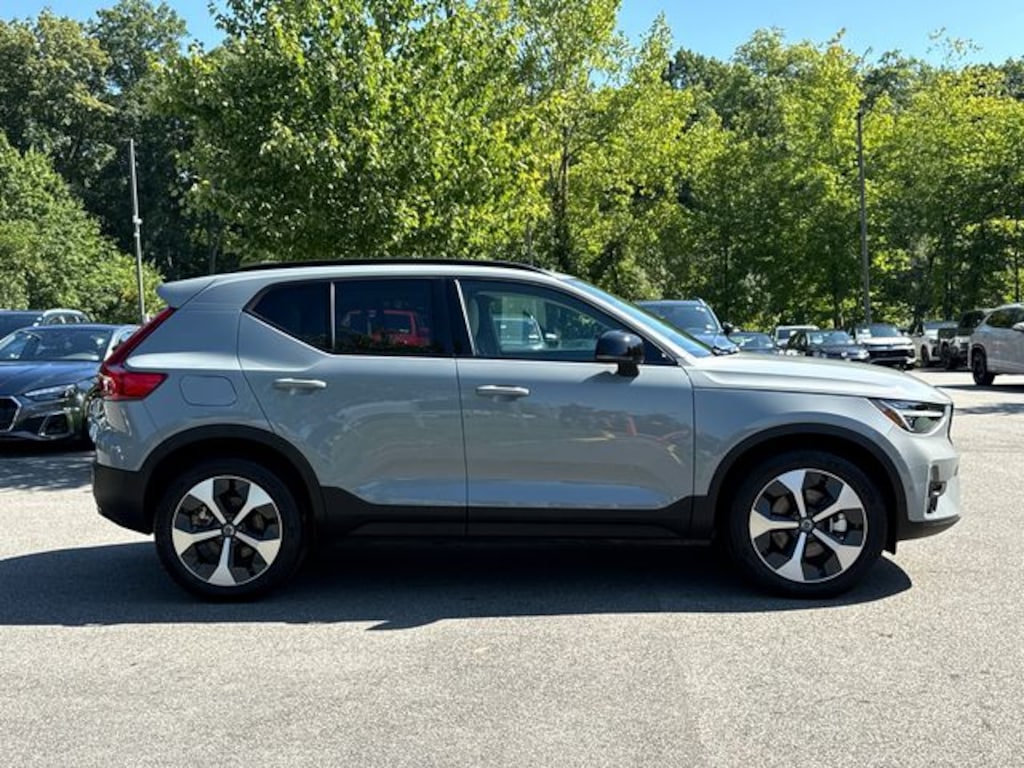Certified 2026 Volvo XC40 B5 Plus SUV