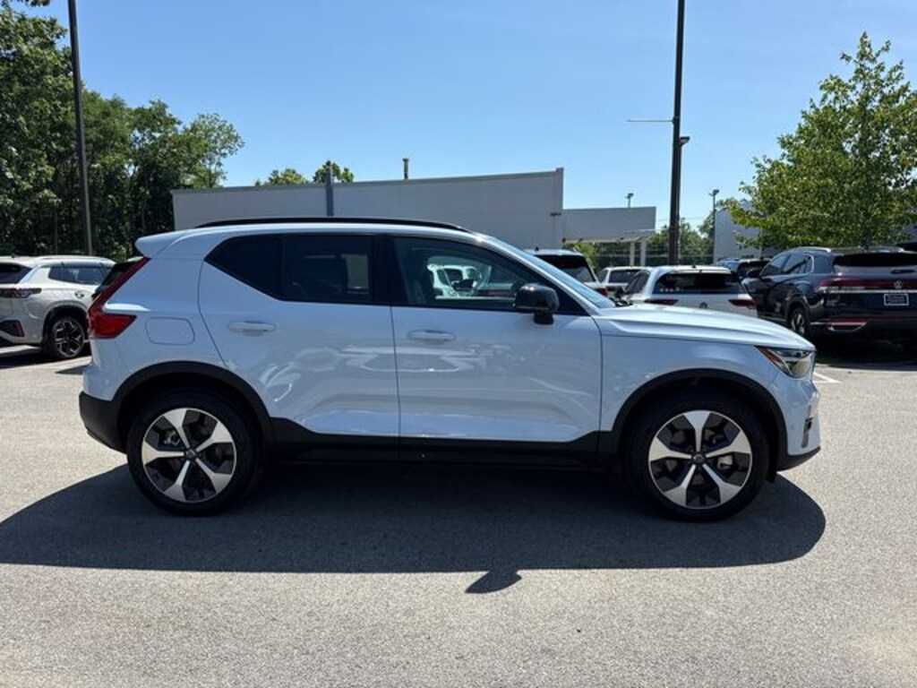 Certified 2026 Volvo XC40 B5 Plus SUV