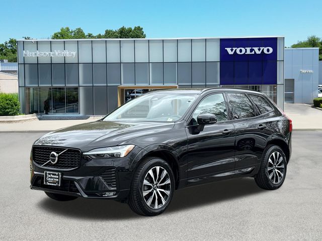 2025 Volvo XC60 B5 Core Dark AWD's photo