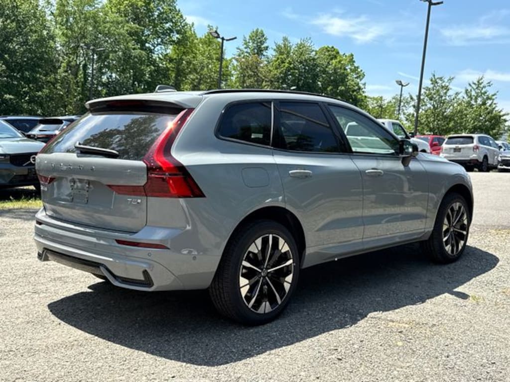New 2026 Volvo XC60 plug-in hybrid T8 Plus SUV