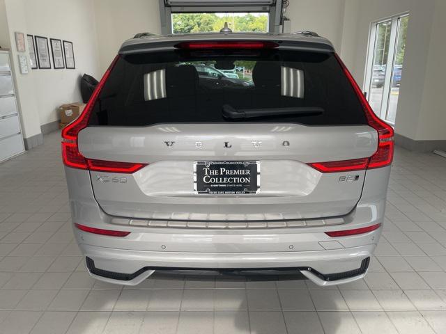 2025 Volvo XC60 B5 Core photo 2