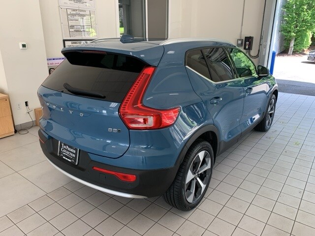 2023 Volvo XC40 AWD Plus photo 4