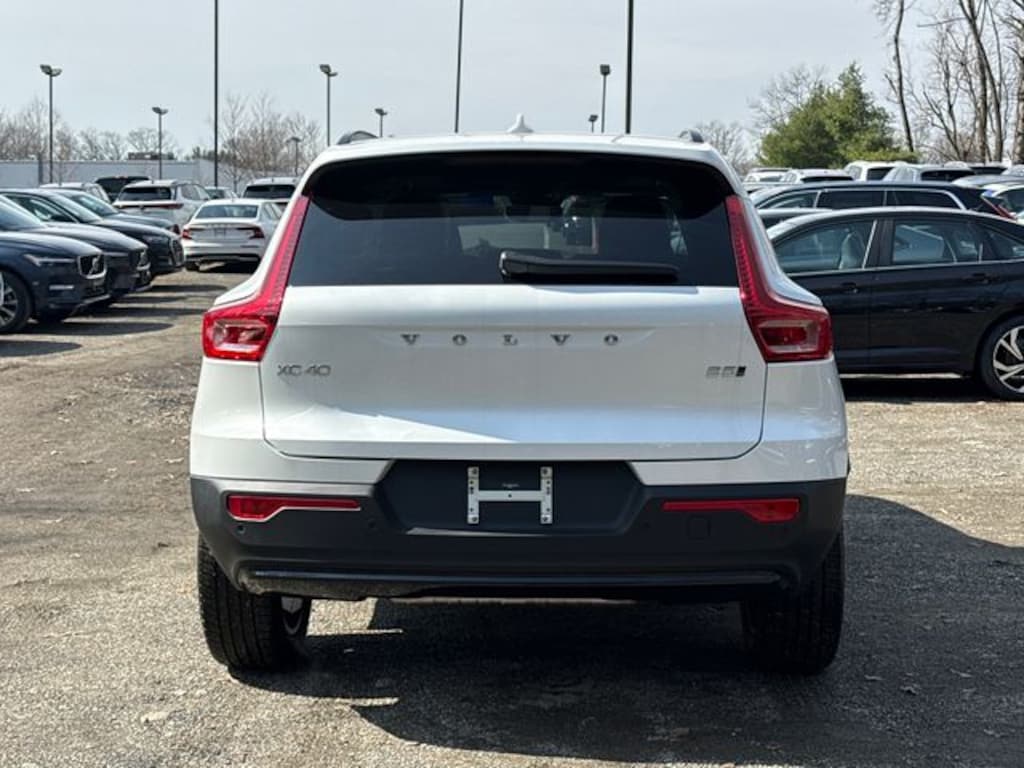 New 2026 Volvo XC40 B5 Plus SUV