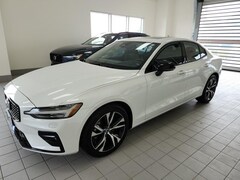 2025 Volvo S60 B5 Core Sedan