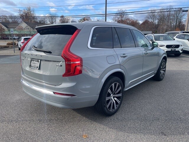 2024 Volvo XC90 B5 Core photo 2