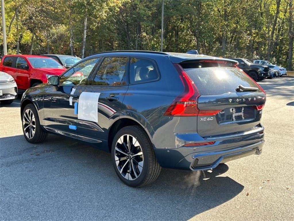 New 2026 Volvo XC60 B5 Plus SUV