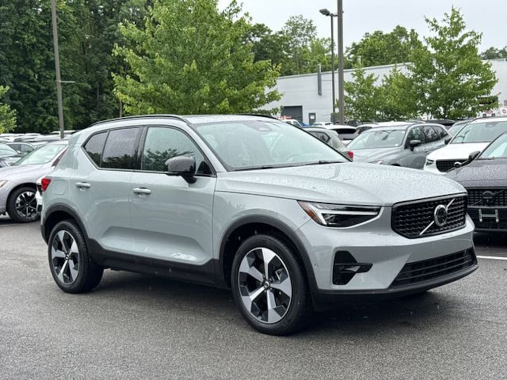 Certified 2026 Volvo XC40 B5 Plus SUV