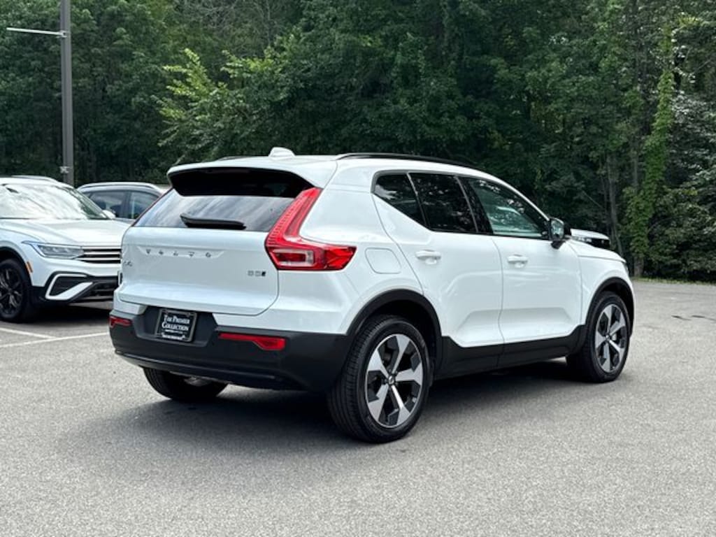 Certified 2026 Volvo XC40 B5 Plus SUV
