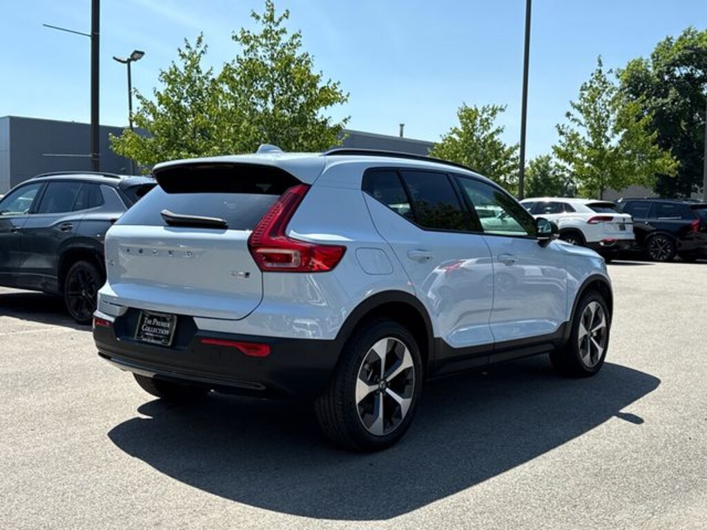 Certified 2026 Volvo XC40 B5 Plus SUV