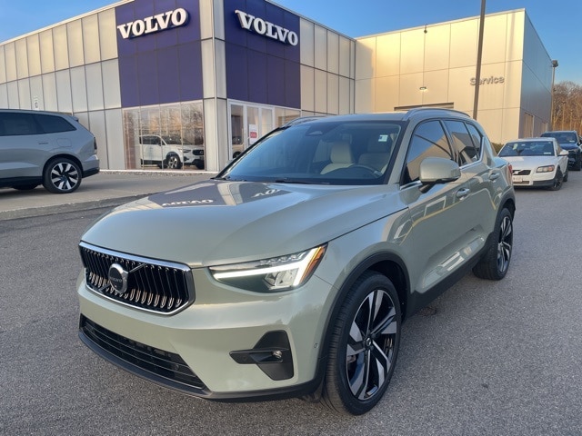2023 Volvo XC40 Plus's photo
