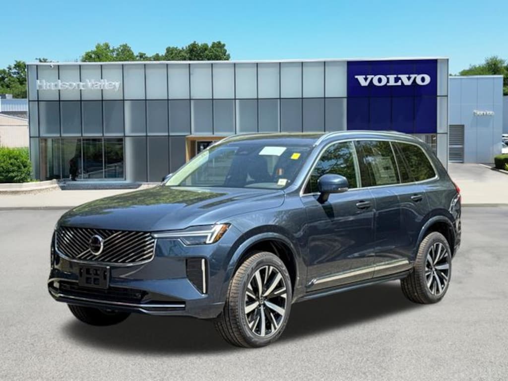 New 2026 Volvo XC90 B5 Core SUV