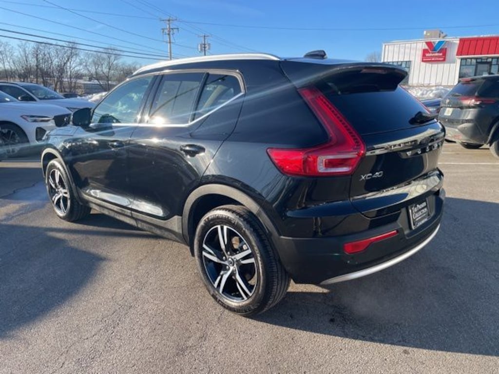 Certified 2025 Volvo XC40 B5 Core Bright Theme SUV