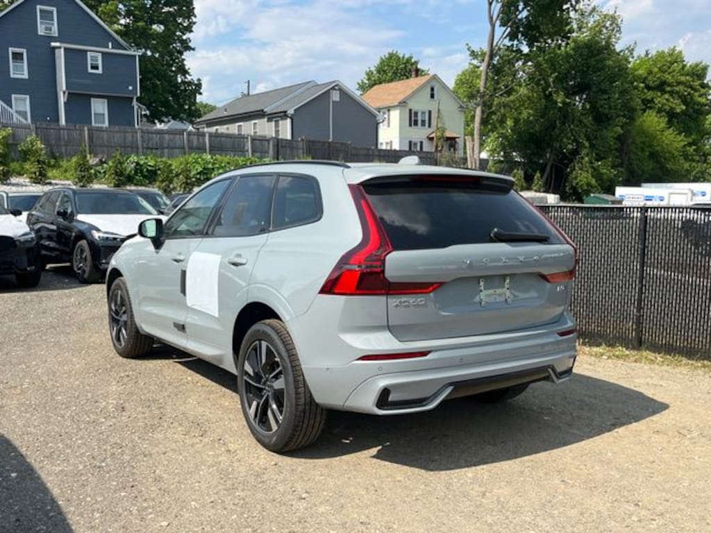 New 2026 Volvo XC60 B5 Plus SUV
