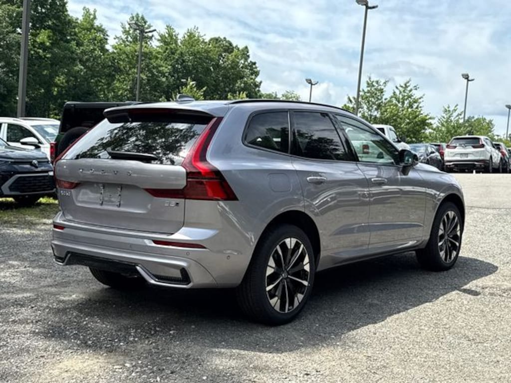 New 2026 Volvo XC60 B5 Plus SUV