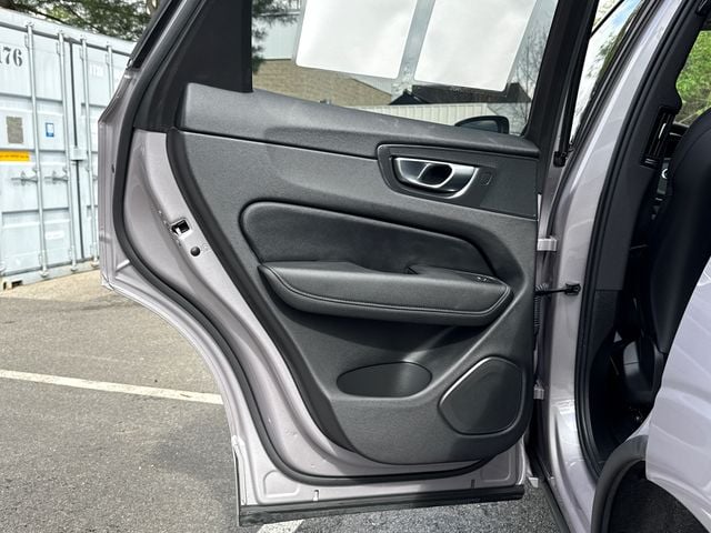 2026 Volvo XC60 Plus - Photo 23