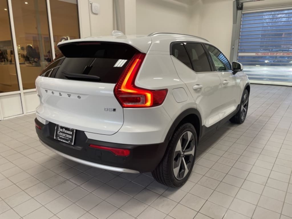 Certified 2025 Volvo XC40 B5 Core Bright Theme SUV