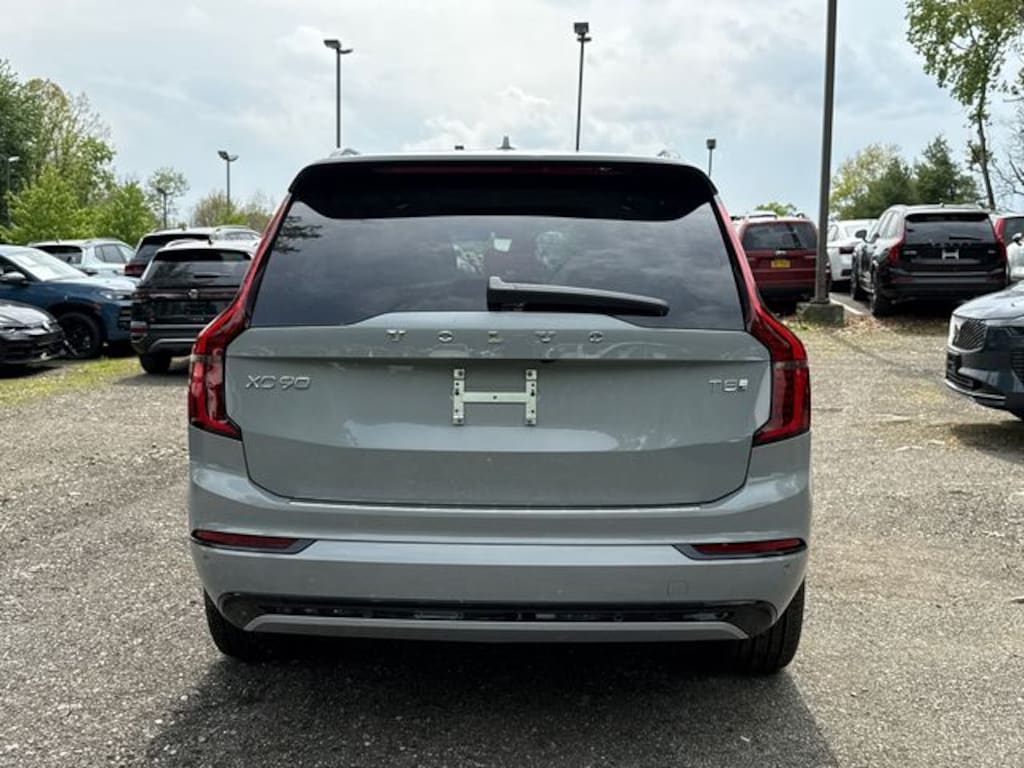 New 2026 Volvo XC90 plug-in hybrid T8 Ultra Dark Theme 6-Seater SUV