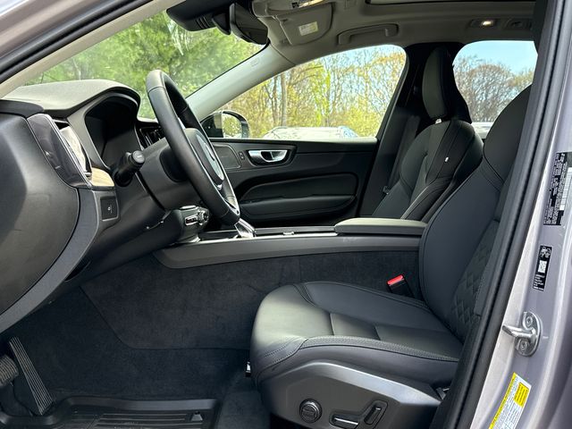 2026 Volvo XC60 Plus - Photo 12