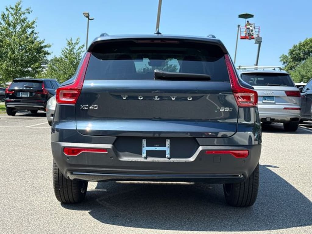 New 2026 Volvo XC40 B5 Plus SUV