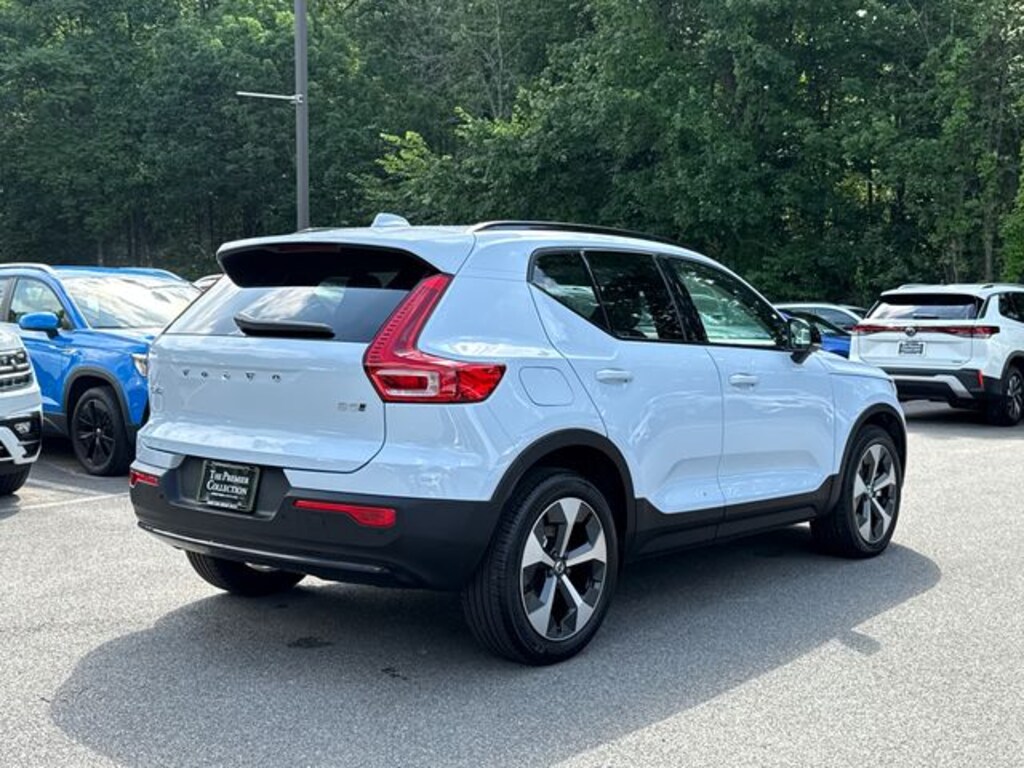 Certified 2026 Volvo XC40 B5 Plus SUV