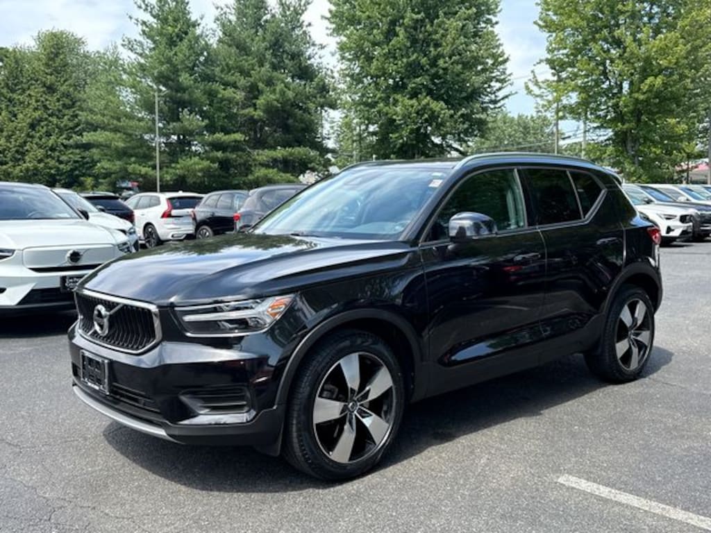 Used 2020 Volvo XC40 T5 Momentum SUV