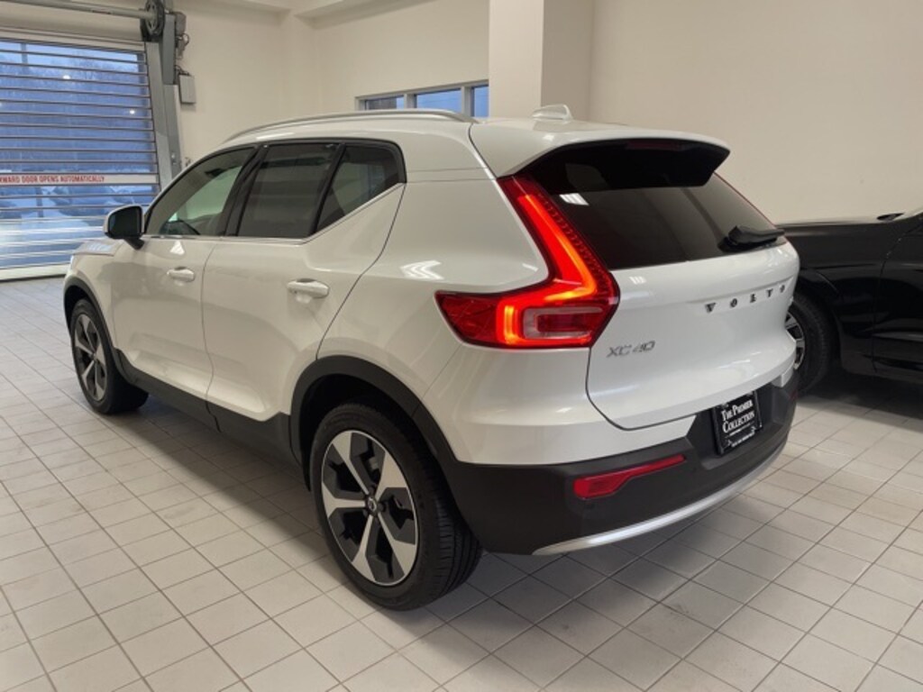 Certified 2025 Volvo XC40 B5 Core Bright Theme SUV