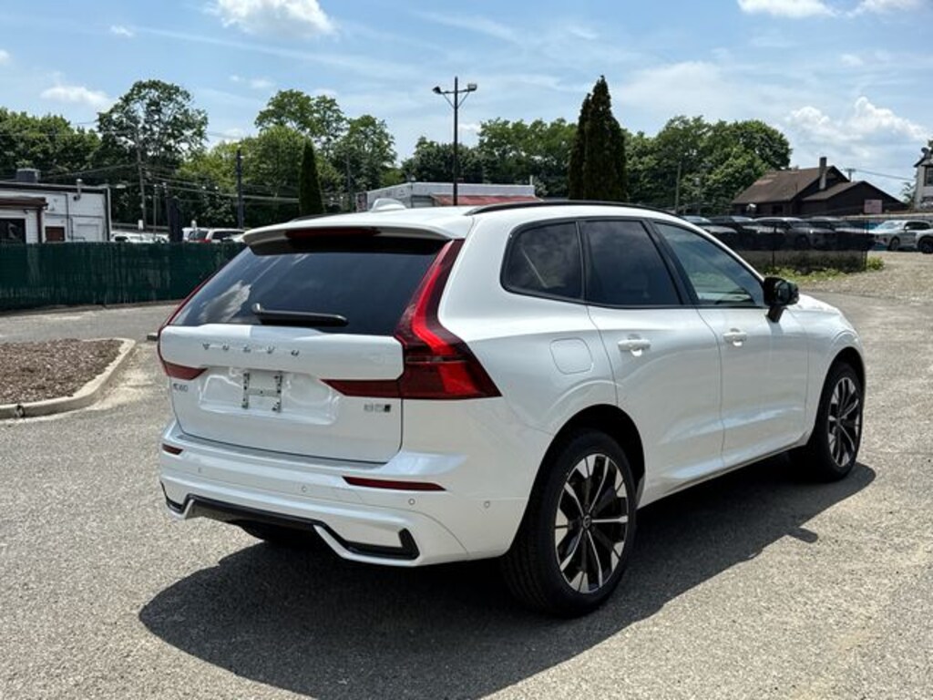 New 2026 Volvo XC60 B5 Plus SUV