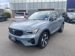 2023 Volvo XC40 B5 AWD Plus Dark SUV
