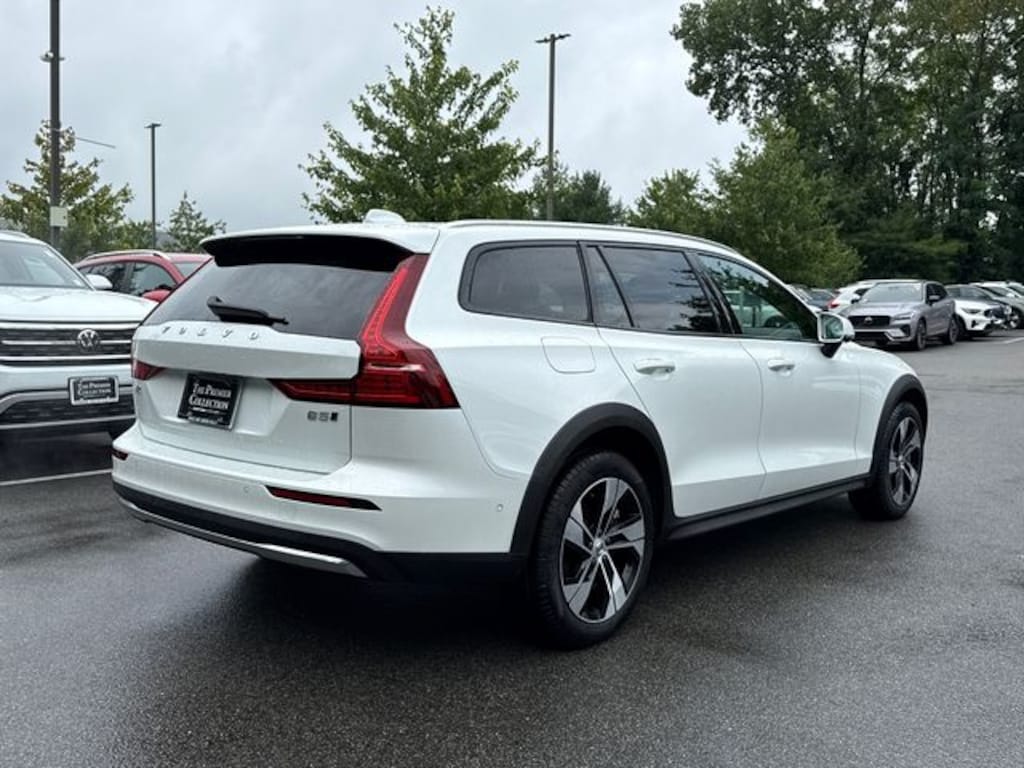 Certified 2025 Volvo V60 Cross Country B5 Plus Wagon