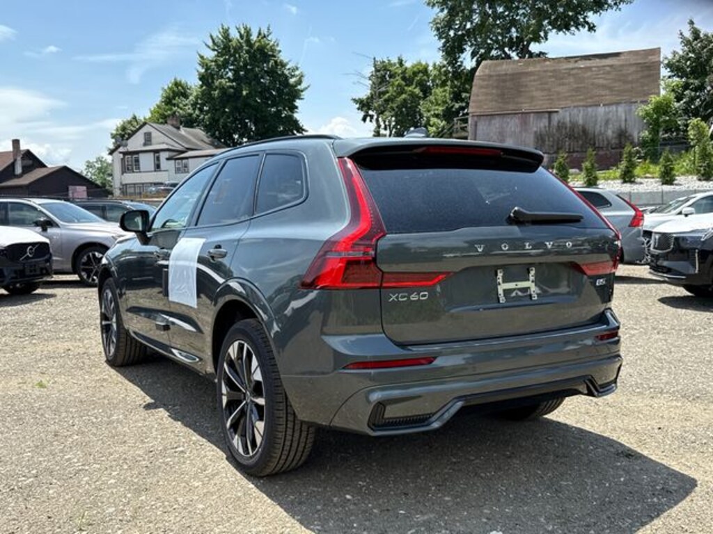 New 2026 Volvo XC60 B5 Plus SUV