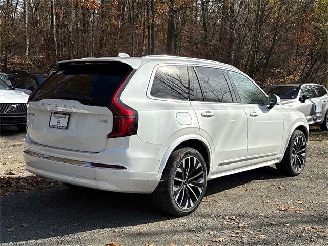 2026 Volvo XC90 T8 AWD Plus photo 2