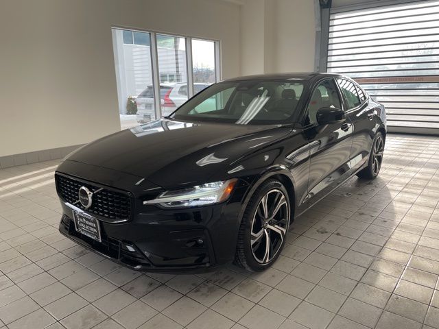 2023 Volvo S60 Plus