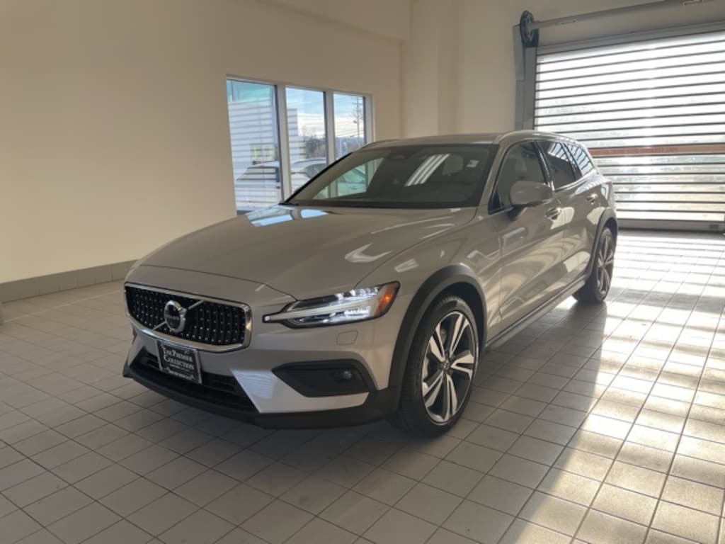 Certified 2025 Volvo V60 Cross Country B5 Plus Wagon