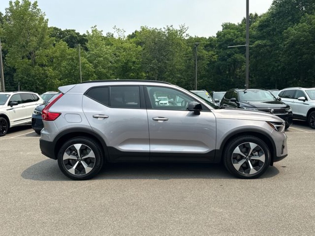 Certified 2026 Volvo XC40 B5 Plus SUV