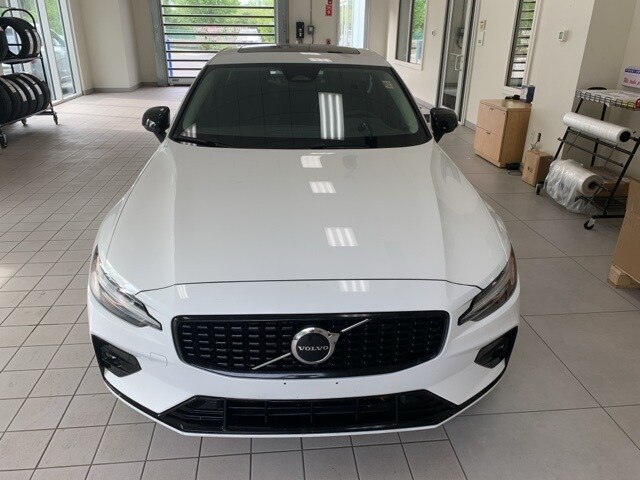 2024 Volvo S60 B5 Core photo 2