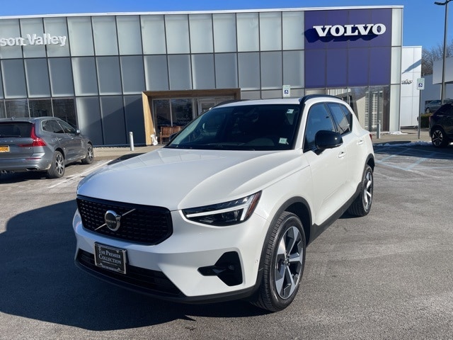 2026 Volvo XC40 Plus's photo